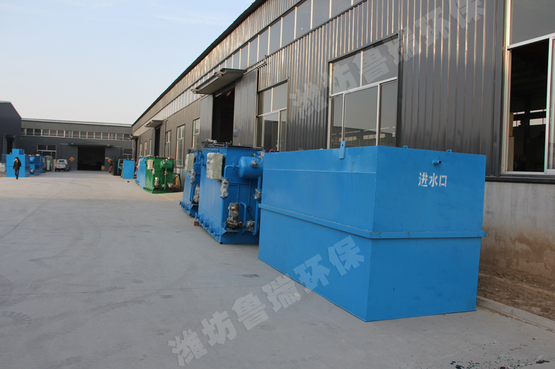 溶氣氣浮機(jī)車(chē)間一角